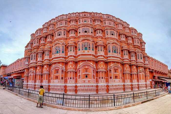 Book Your Jaisalmer Trip – Desert Safari & Fort Awaits