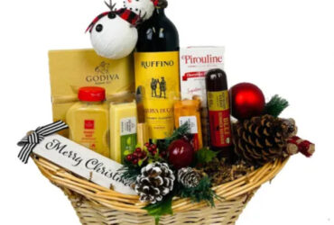 Order Online Christmas Wine Gift Basket with Doorstep Delivery Service