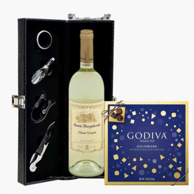 Order and Celebrate with Elegant White Wine Gift Set